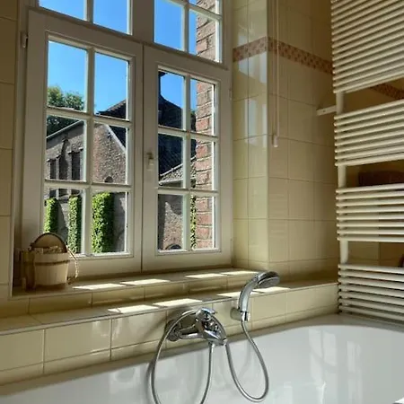 Des Usines De Moulins *